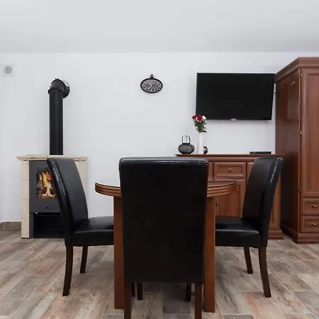 Maja Apartament *