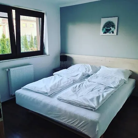 Maja Apartament *